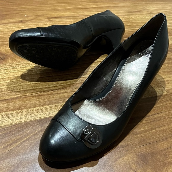 SOFFT leather court shoe 👠 patent leather US 10m - Picture 8 of 9